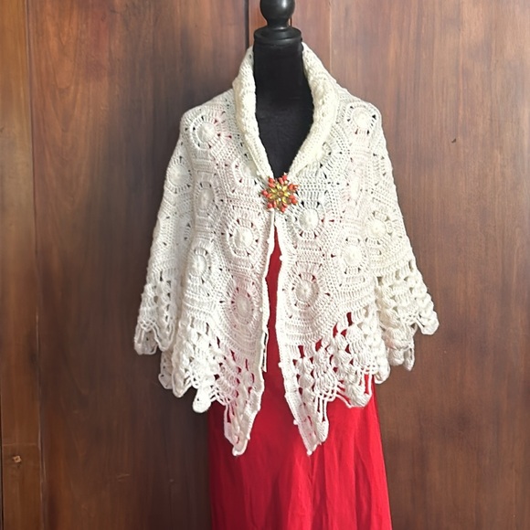 80s Creamy Crocheted Capelet - Picture 7 of 7